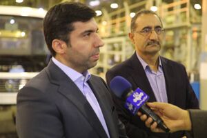 نقدینگی کشور در چرخه سرمایه گذاران مولد قرار گیرد 
