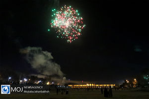 نورافشانی میادین شهر اصفهان در شب ۲۲ بهمن