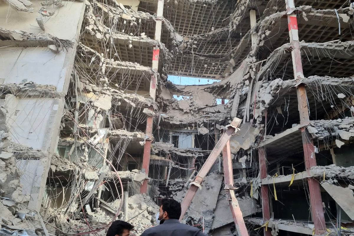 متروپل آبادان