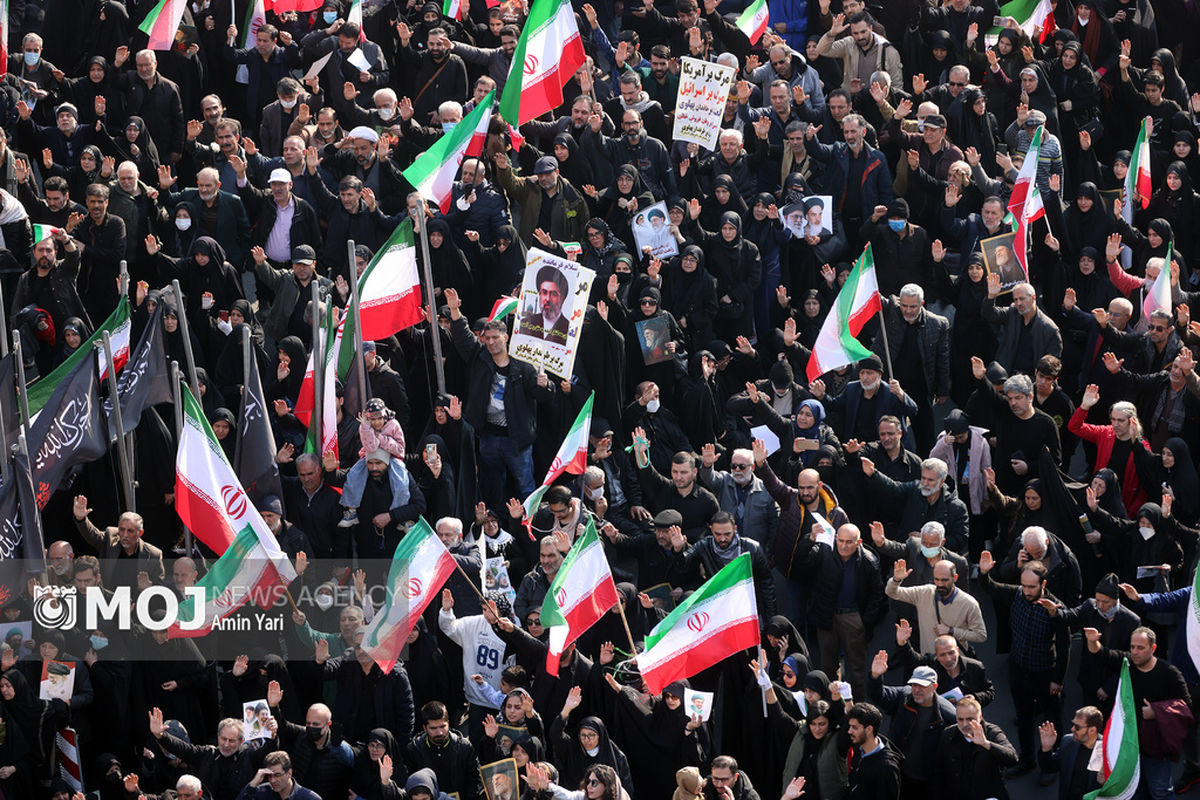 بیعت مردم تهران با آیت الله سید مجتبی خامنه‌ای