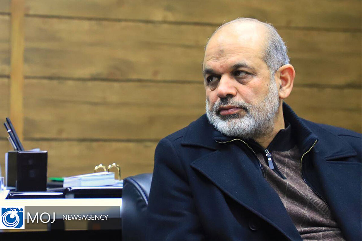 حضور وزیر کشور در مناطق زلزله  زده خوی