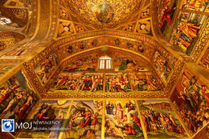 حال و هوای آغاز سال نو میلادی در کلیسای جلفا اصفهان