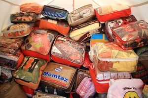  پرسنل هواشناسی استان اصفهان اقلام مورد نیاز زلزله زدگان غرب کشور را تقدیم کردند