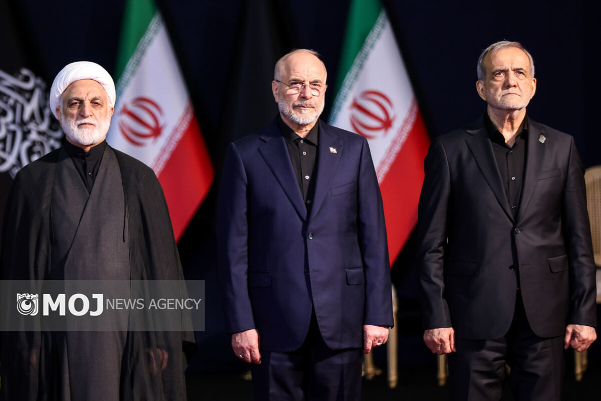 مراسم ادای احترام به پیکر رهبر شهید انقلاب ـ ۳