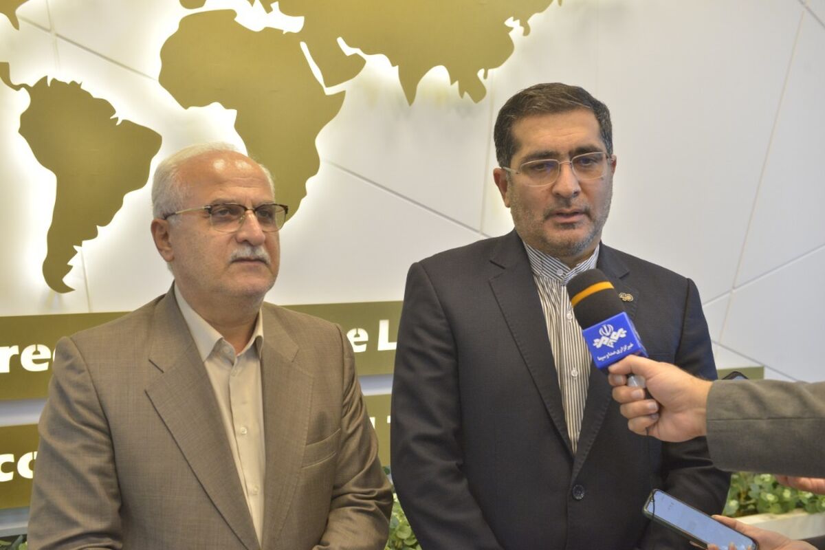 جلسه معاون وزیر دفاع و مدیرعامل سازمان صنایع هوایی و مدیر عامل سازمان منطقه آزاد انزلی