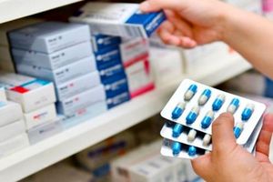 سازمان غذا و دارو قبل از کمبود نسبت به واردات به موقع دارو اقدام کند