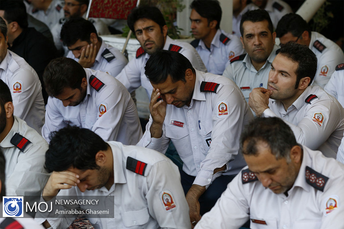 گرامیداشت روز آتش نشان در قطعه شهدای پلاسکو