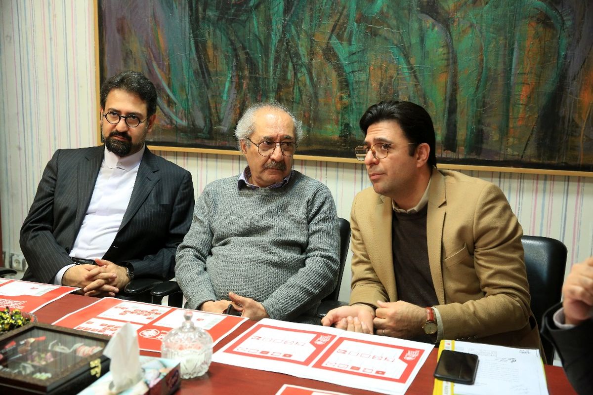 حسینی از دبیرخانه جشنواره هنرهای تجسمی فجر بازدید کرد