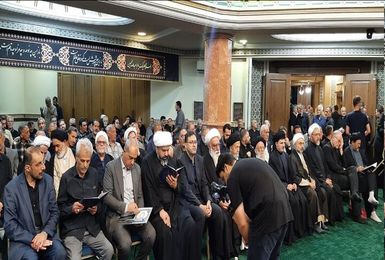 مراسم بزرگداشت رهبر شهید انقلاب در حسینیه شماره ۲ جماران برگزار شد