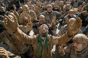 اجرای نمادین «آئین گل مالی» مردم لرستان در شانزدهمین اجلاس بین‌المللی پیرغلامان و خادمان حسینی