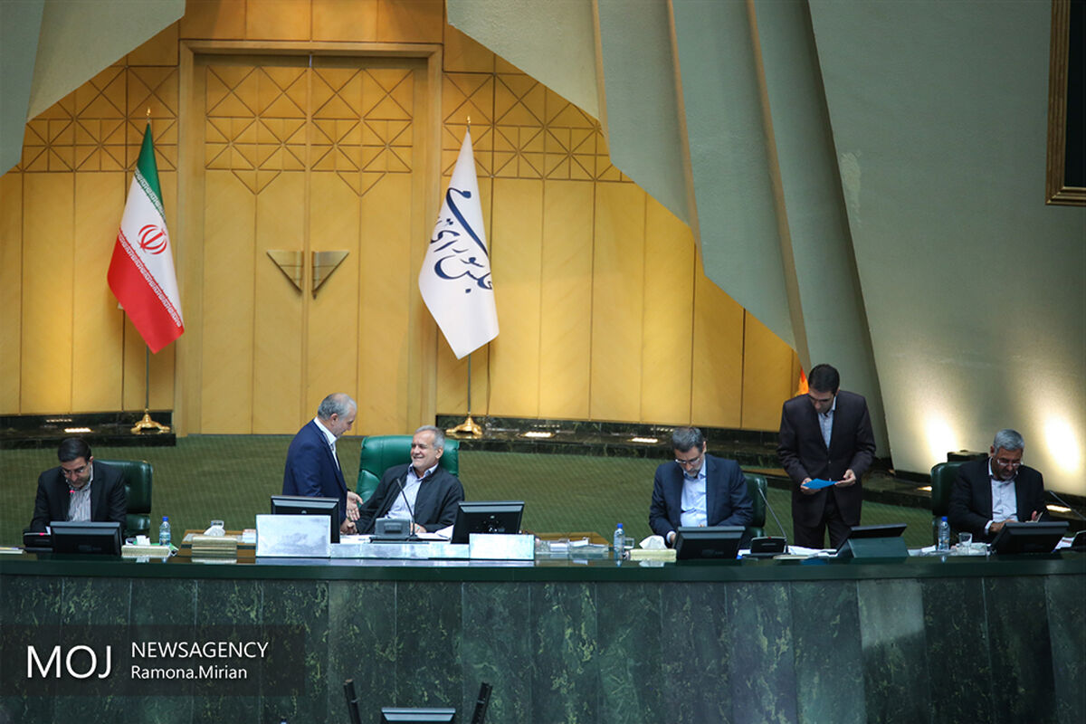 صحن علنی مجلس شورای اسلامی با حضور وزیر ارتباطات