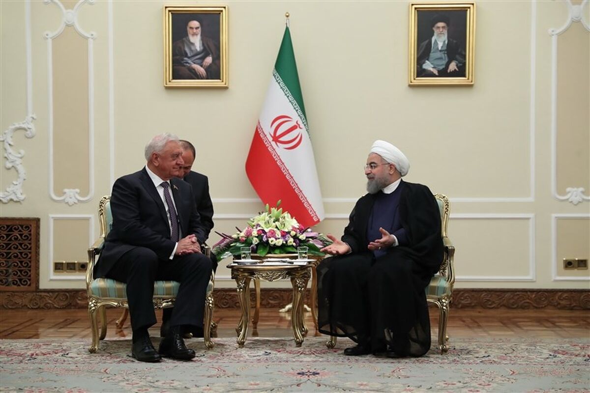 روحانی و رئیس مجلس بلاروی