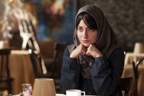 چهره‌های متفاوت مهناز افشار در پوستر یک فیلم 