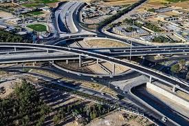 بار ترافیکی از بلوار ارغوانیه با احداث پلهای تقاطع غیرهمسطح کاهش می یابد