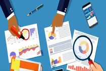 افزایش تورم و حجم نقدینگی دردسری برای وزیر اقتصاد و رئیس بانک مرکزی