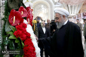 تجدید میثاق روحانی و اعضای هیات دولت با آرمان‌ های امام (ره)