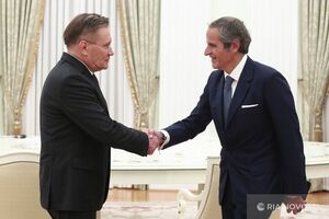 گروسی و رئیس روس اتم درباره نیروگاه بوشهر گفتگو کردند