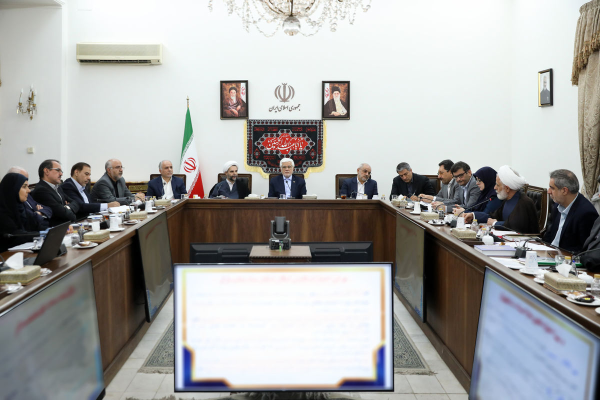 در جلسه مشترک معاونین اول قوای مجریه و قضائیه