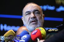 دشمن بر روی تمام ابعاد زندگی ملت ایران برنامه ریزی کرده است