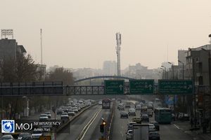 ادامه داستان مرغ و تخم مرغ خودروسازان و وزارت نفت!/خودروسازان نتوانسته اند استانداردهای زیست محیطی را پاس کنند