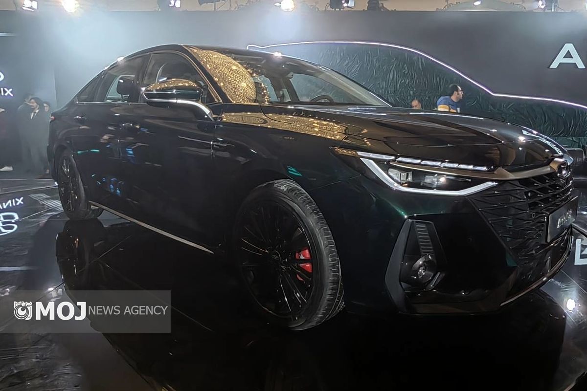 مدیران خودرو سدان جدید خود را با نام فونیکس آریزو 8 رونمایی کرد