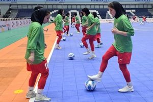 زنان فوتسالیست استقلالی با 6 گل آبروی مردان آبی را جمع کردند