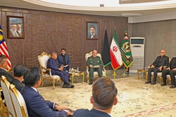 ایران آماده گسترش همکاری‌های دفاعی، فناورانه و امنیت غذایی با مالزی است