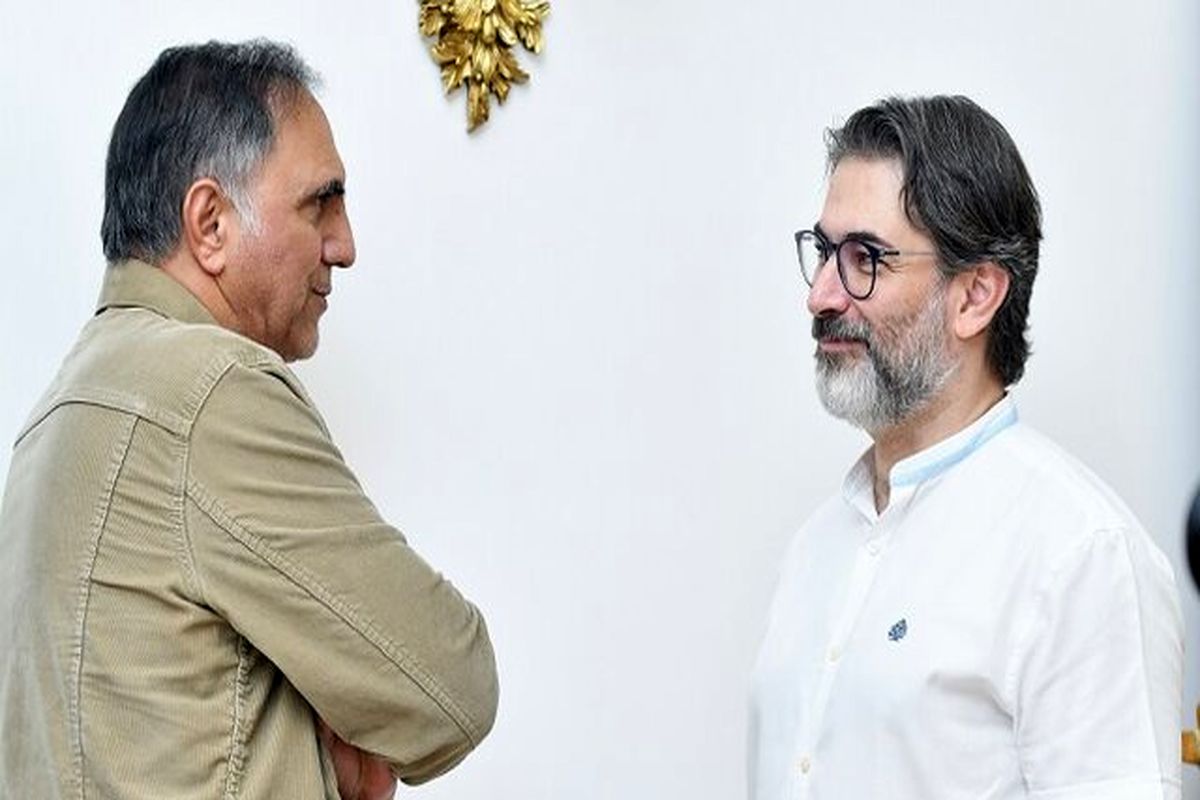 پارسا پیروزفر