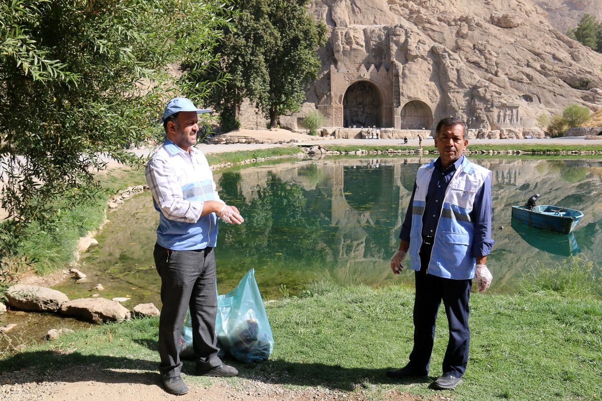 پاکسازی محوطه تاریخی طاقبستان