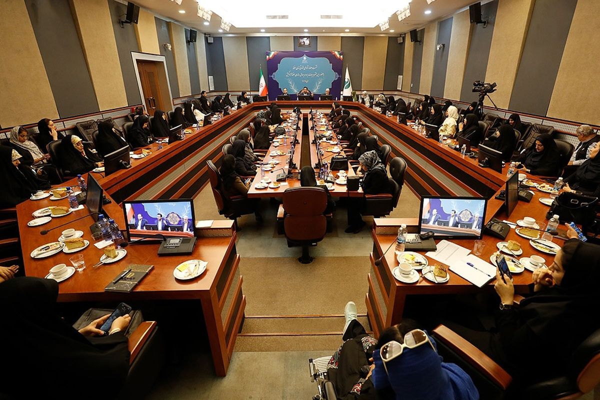 جلسه امور بانوان کیش