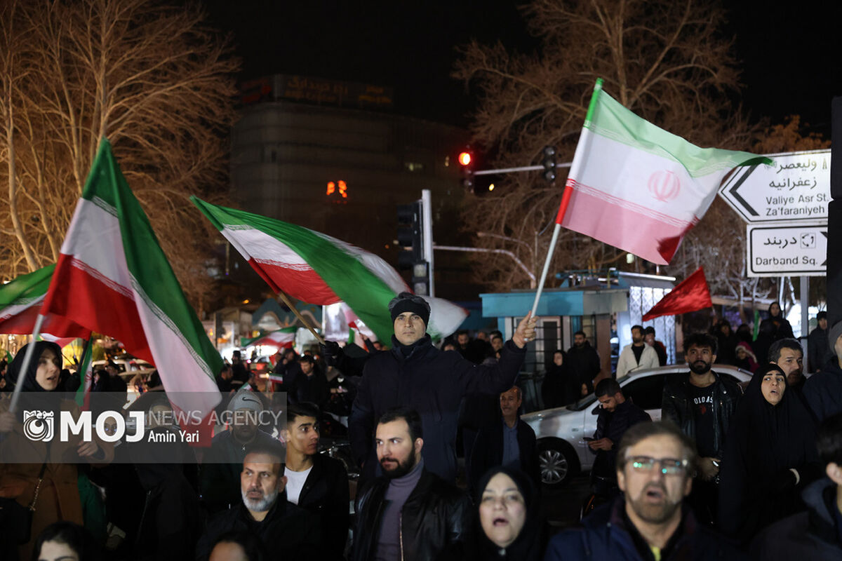 عزاداری مردم تهران در سوگ رهبر شهید