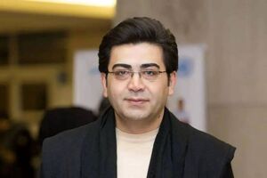 نگاه مدیران اغلب این‌گونه است که مجری ای را روی آنتن بگذارند که «کم‌خطرتر» باشد!