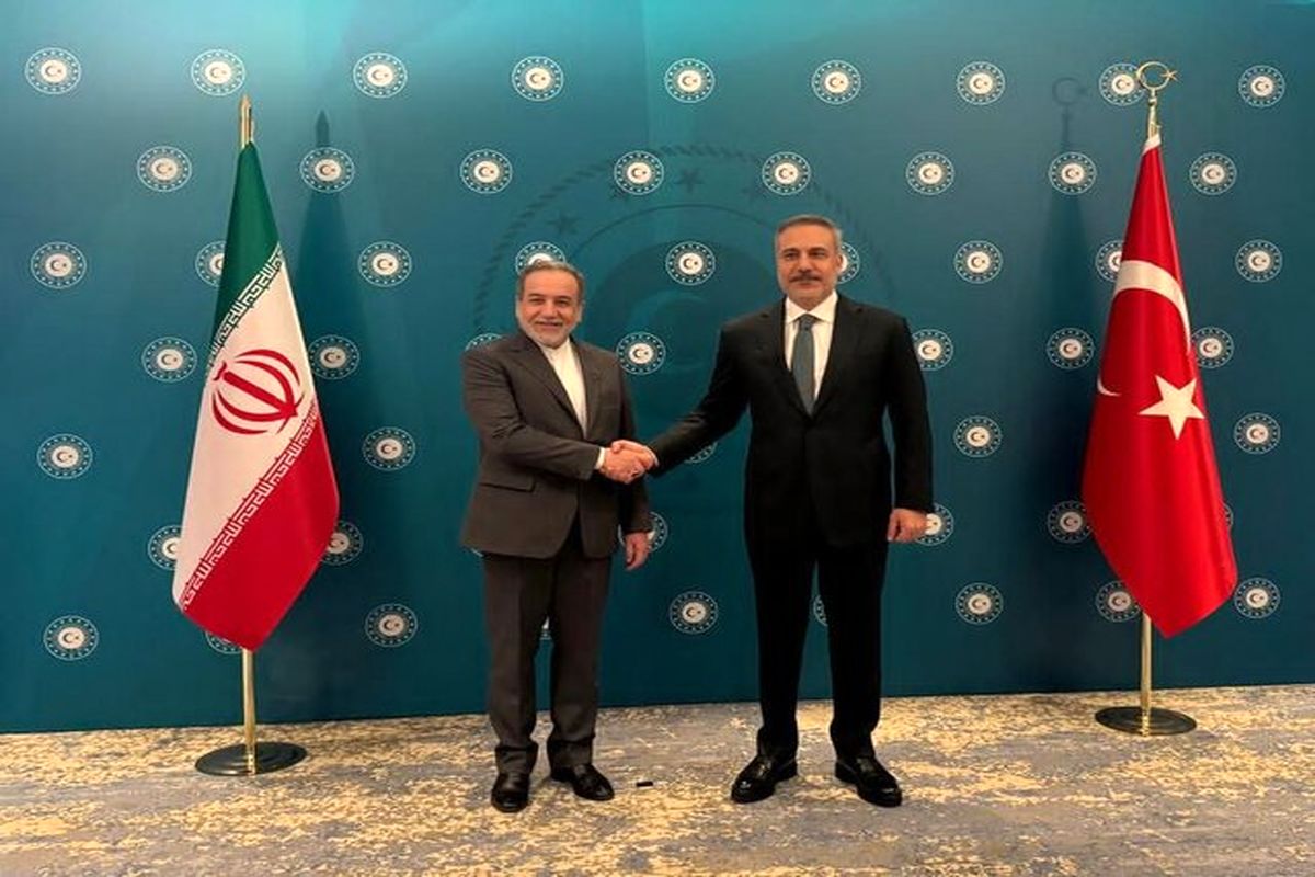 عباس عراقچی و هاکان فیدان در استانبول دیدار کرد