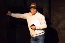 ایفاکننده نقش امام خمینی (ره)  در بیمارستان بستری می‌شود