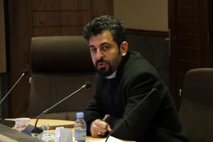 به دنبال بهبود خدمات در پارکینگ زائر هستیم