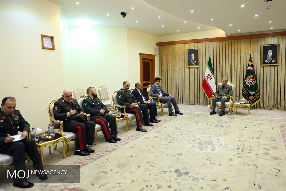 دیدار معاون سیاسی راهبردی وزارت دفاع ملی افغانستان با وزیر دفاع ایران
