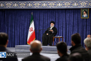 زنده نگه داشتن حوادث تحولی تاریخ وظیفه‌ همه است/کار را به لحظه و به هنگام باید انجام داد