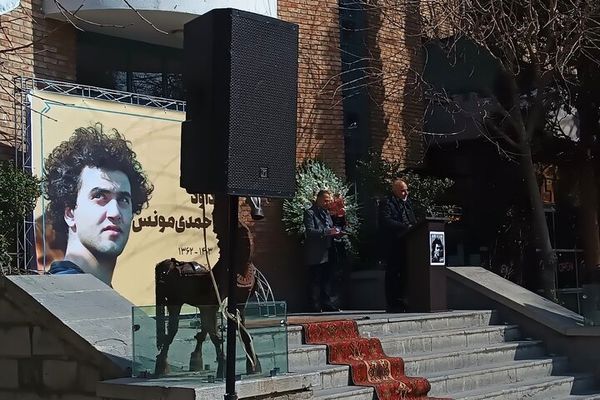 مراسم تشییع پیکر «آروین» با حضور گسترده مردم برگزار شد