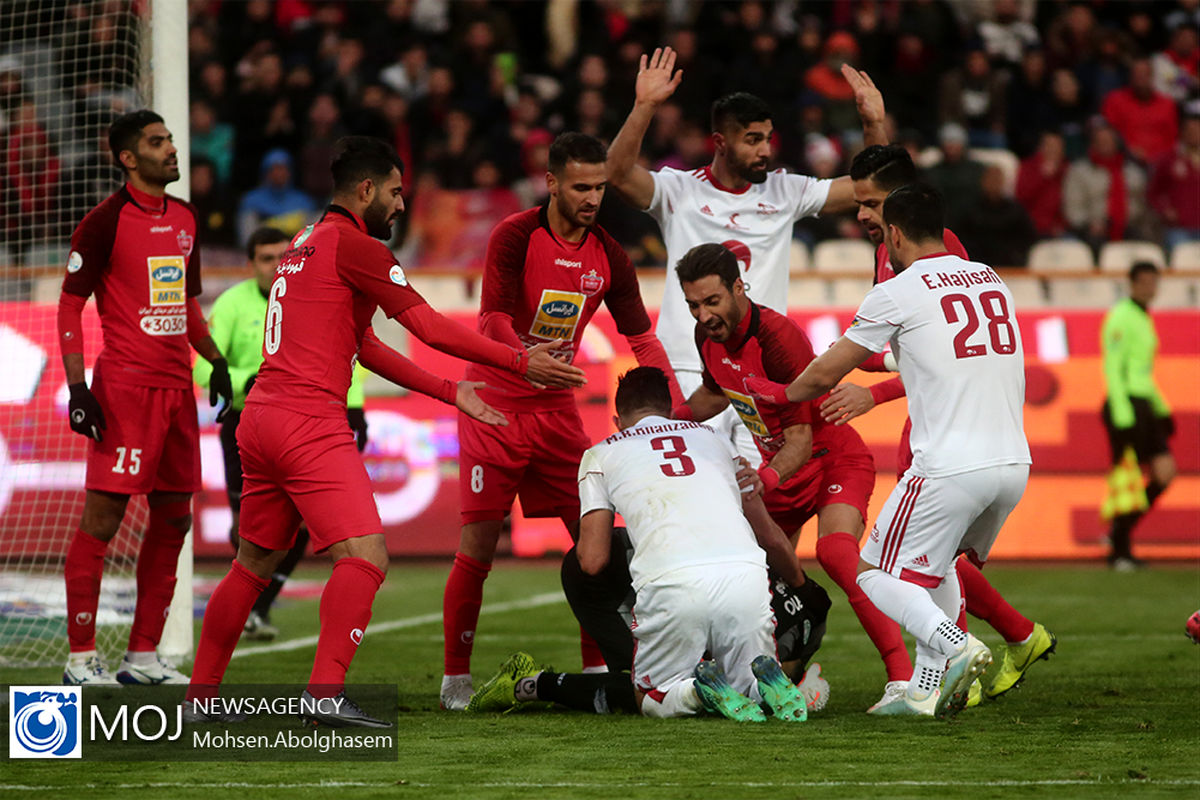 دیدار تیم های فوتبال پرسپولیس و تراکتور سازی - ۶ بهمن ۱۳۹۸