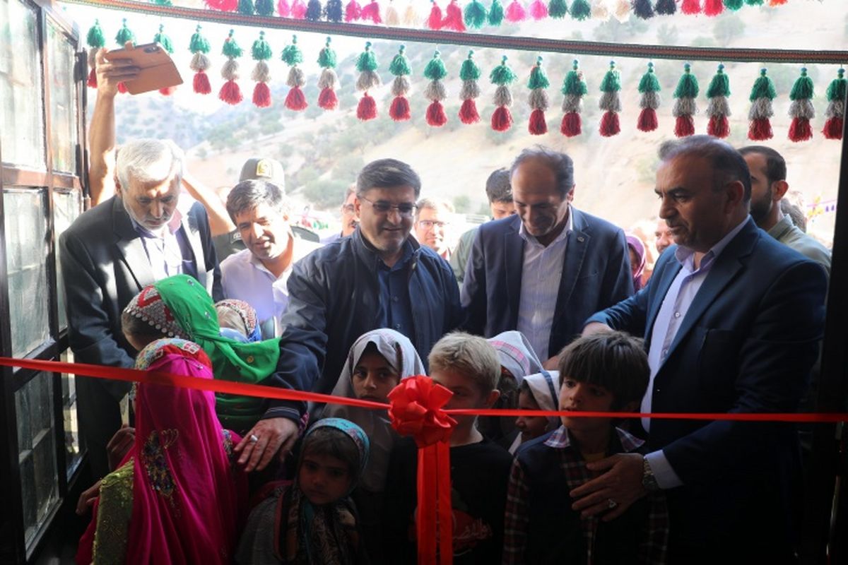 افتتاح مدرسه