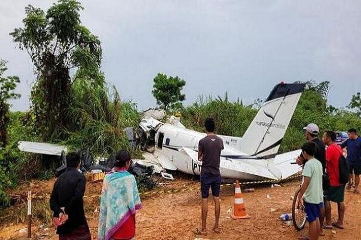 سقوط هواپیما