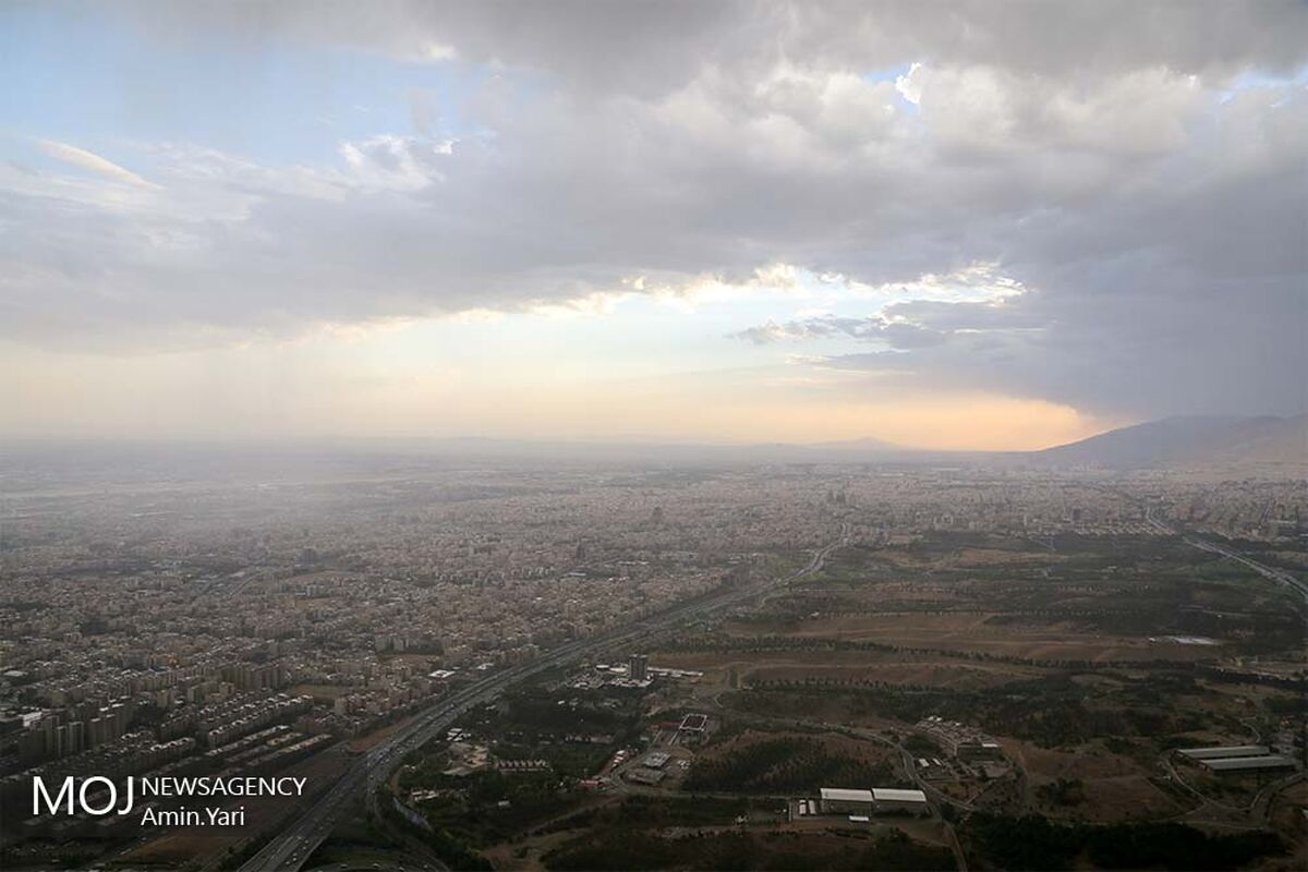 نمای شهر تهران از بالای برج میلاد