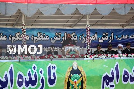 ماموریت اصلی ارتش دفاع و مقابله با دشمن است