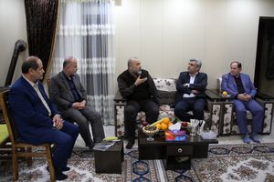 دیدار استاندار گیلان با جانباز سرافراز عملیات کربلای ۵ و۴ 