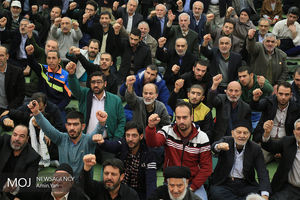 مسوولان از اشرافی‌گری پرهیز کنند