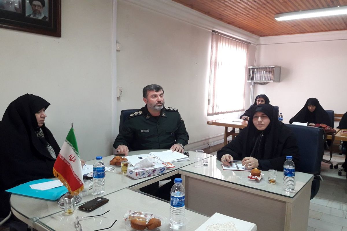 نشست هم اندیشی زن و دفاع مقدس در رشت