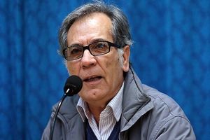 دنیای نمایش واقعی نیست بلکه نمایش واقعیت است