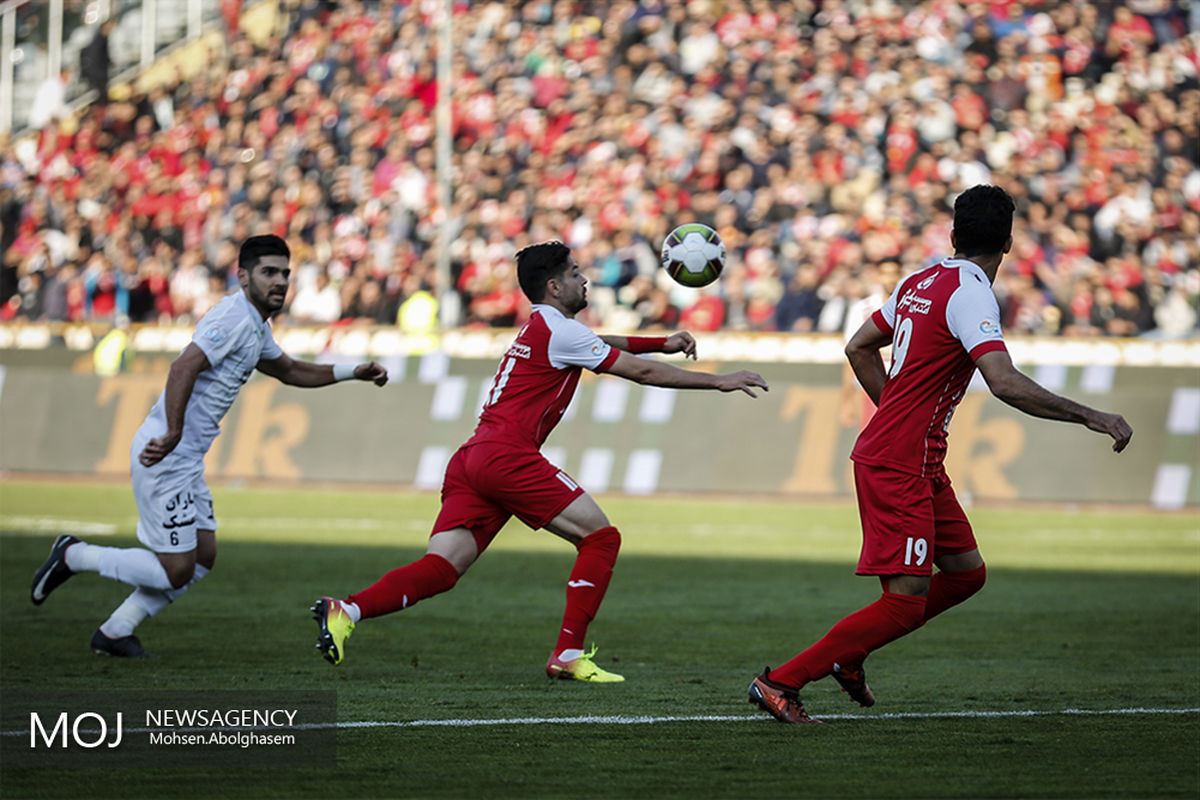 دیدار تیم های پرسپولیس تهران و ذوب آهن اصفهان
