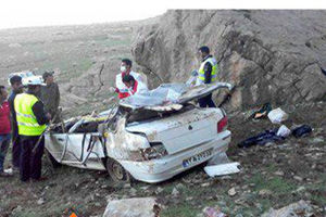 سقوط خودروی سواری به دره گردنه پشته سمیرم