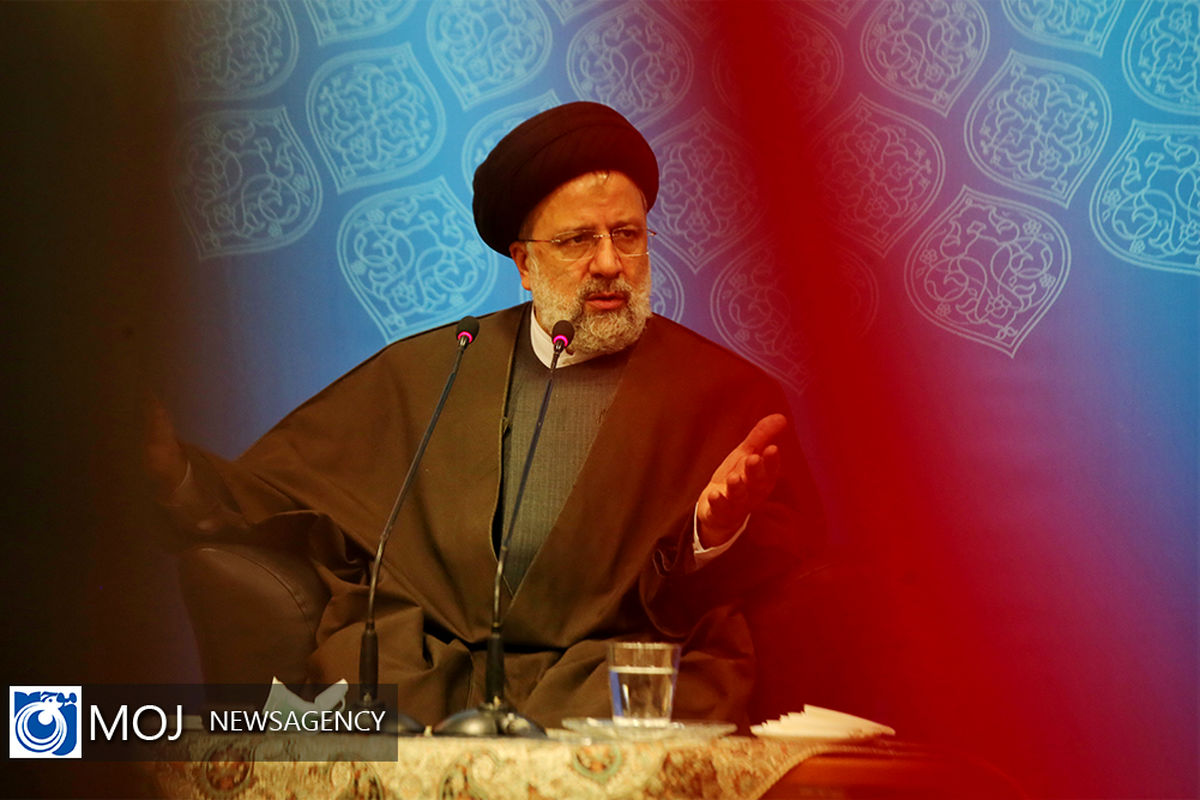 نشست خبری رئیس جمهوری در سفر به استان قم